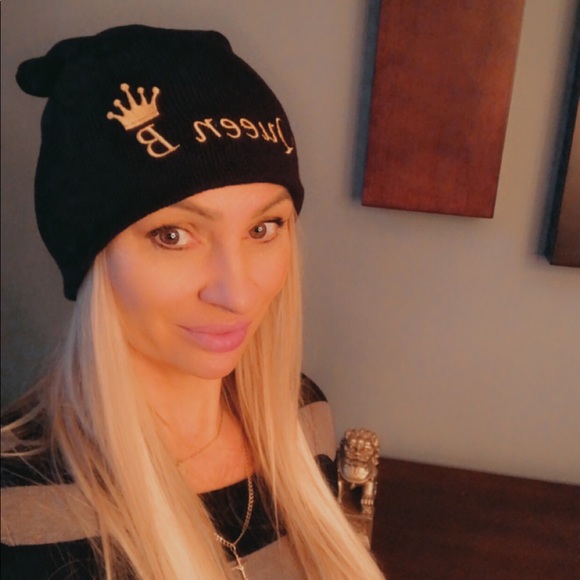 My Queen B toques (2ways to be worn slouchy or rolled) - Picture 3 of 4